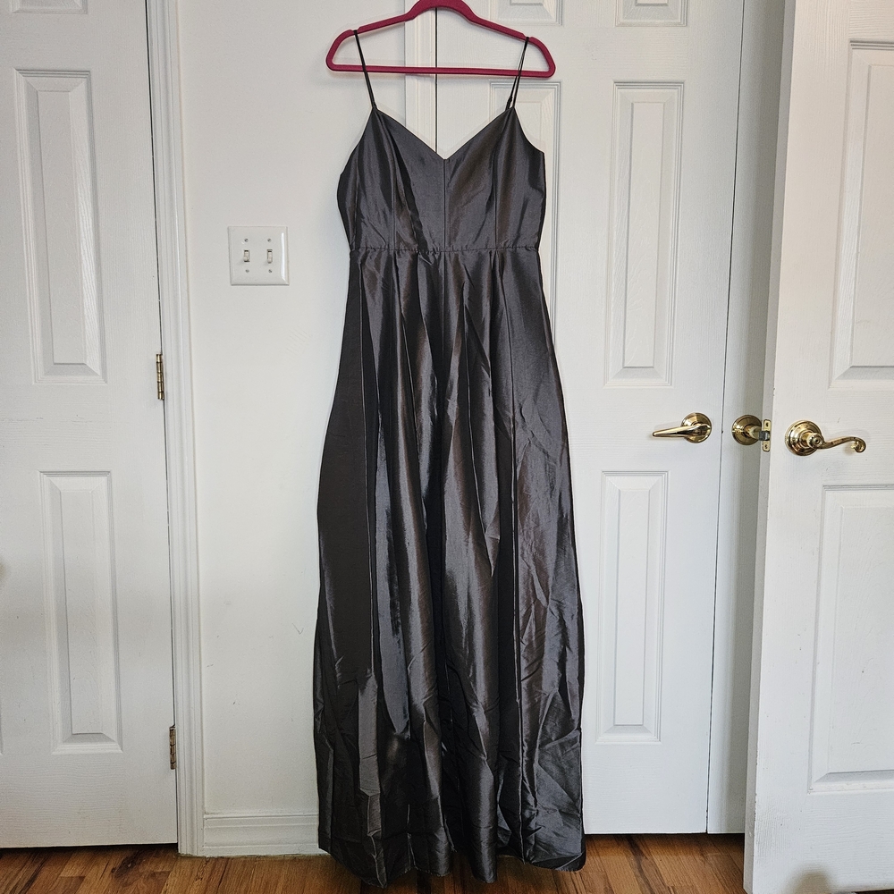 NWT HALSTON HERITAGE SIZE 12 Elegant Gray Maxi Gown